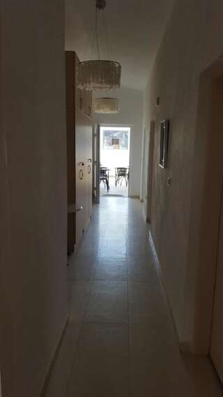 Проживание в семье Vesna apartment Добра-Вода Двухместный номер с 1 кроватью и собственной ванной комнатой-6